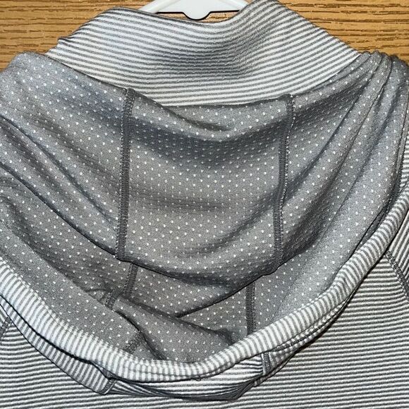 Athleta Heavenly Heights Hoodie Light Gray Size Small - Picture 7 of 8